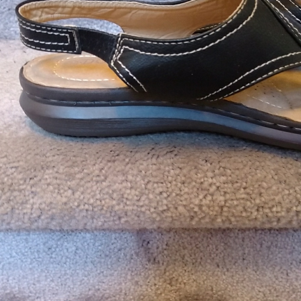 Shoes - Picture 5 of 6